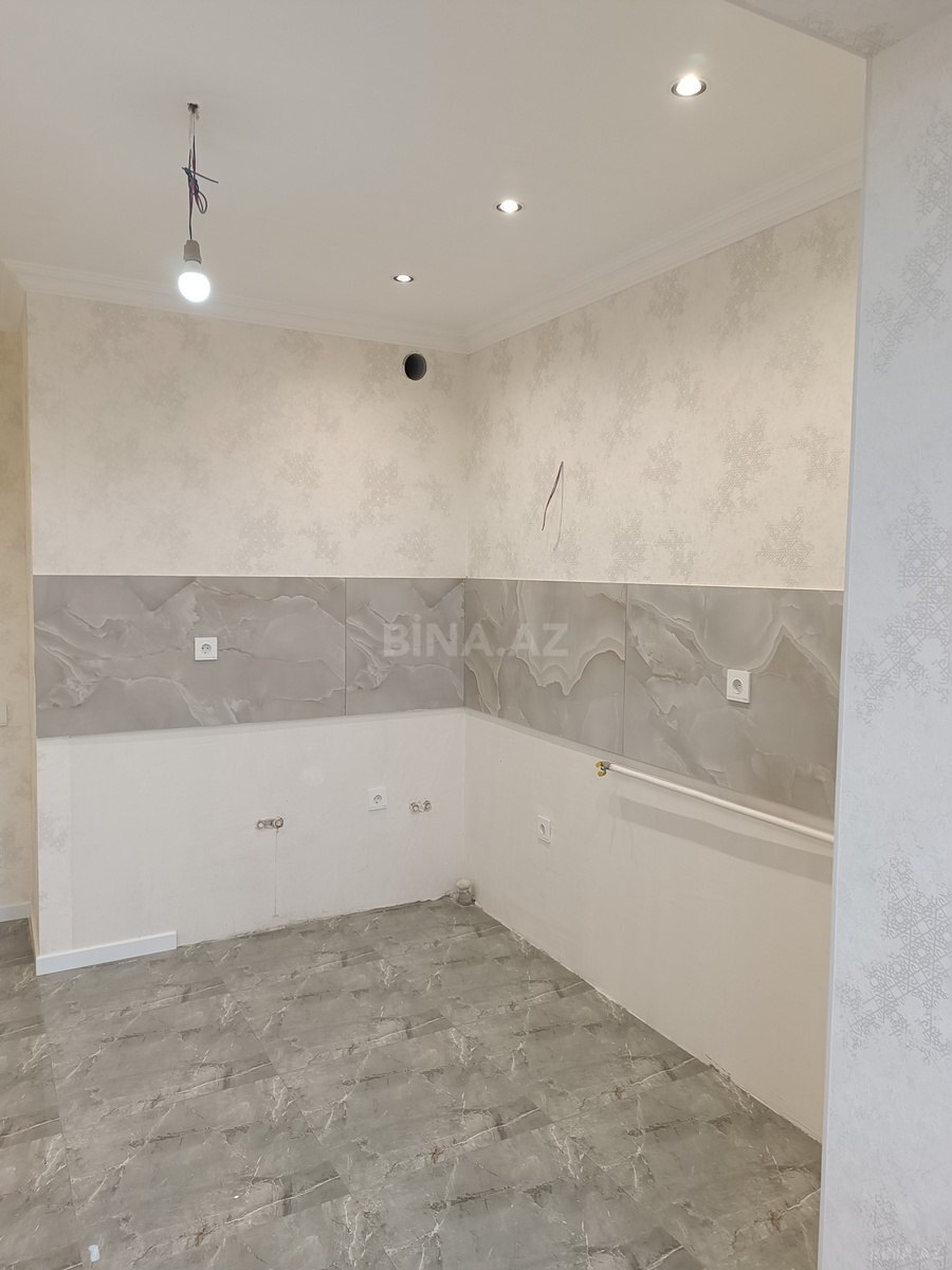 3 otaqlı Köhnə tikili, Xalqlar Dostluğu m., Bakı