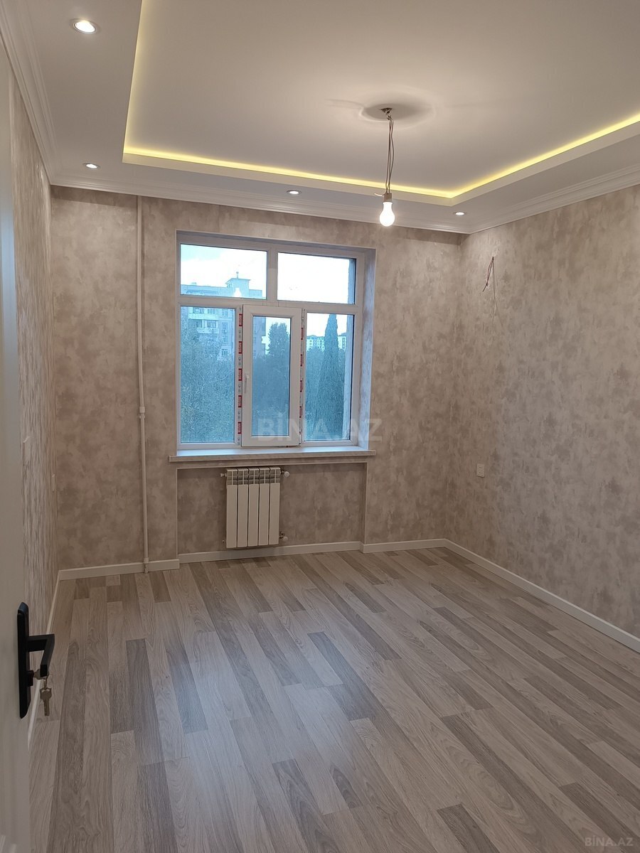 3 otaqlı Köhnə tikili, Xalqlar Dostluğu m., Bakı