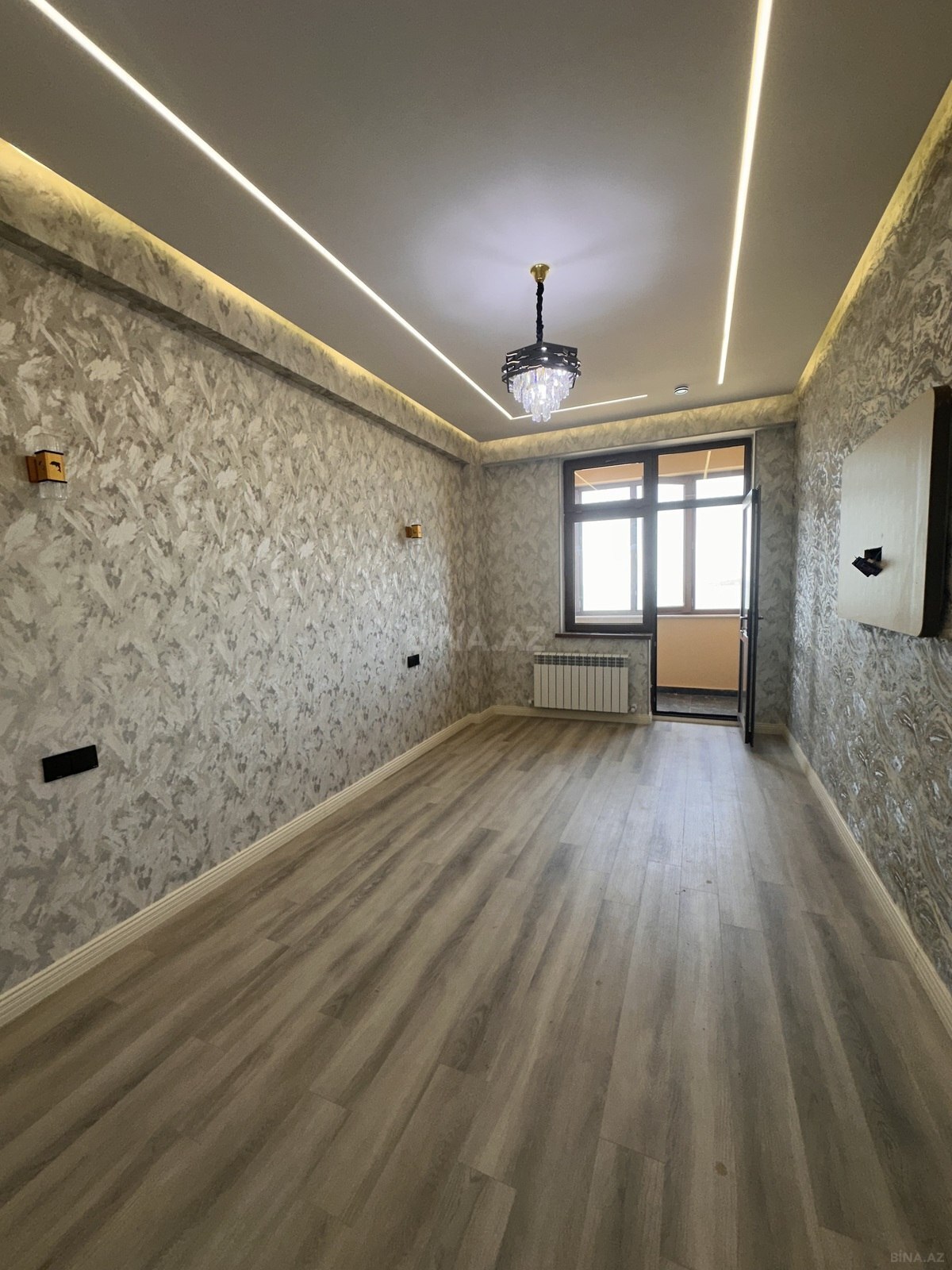 4 otaqlı Yeni tikili, Xırdalan