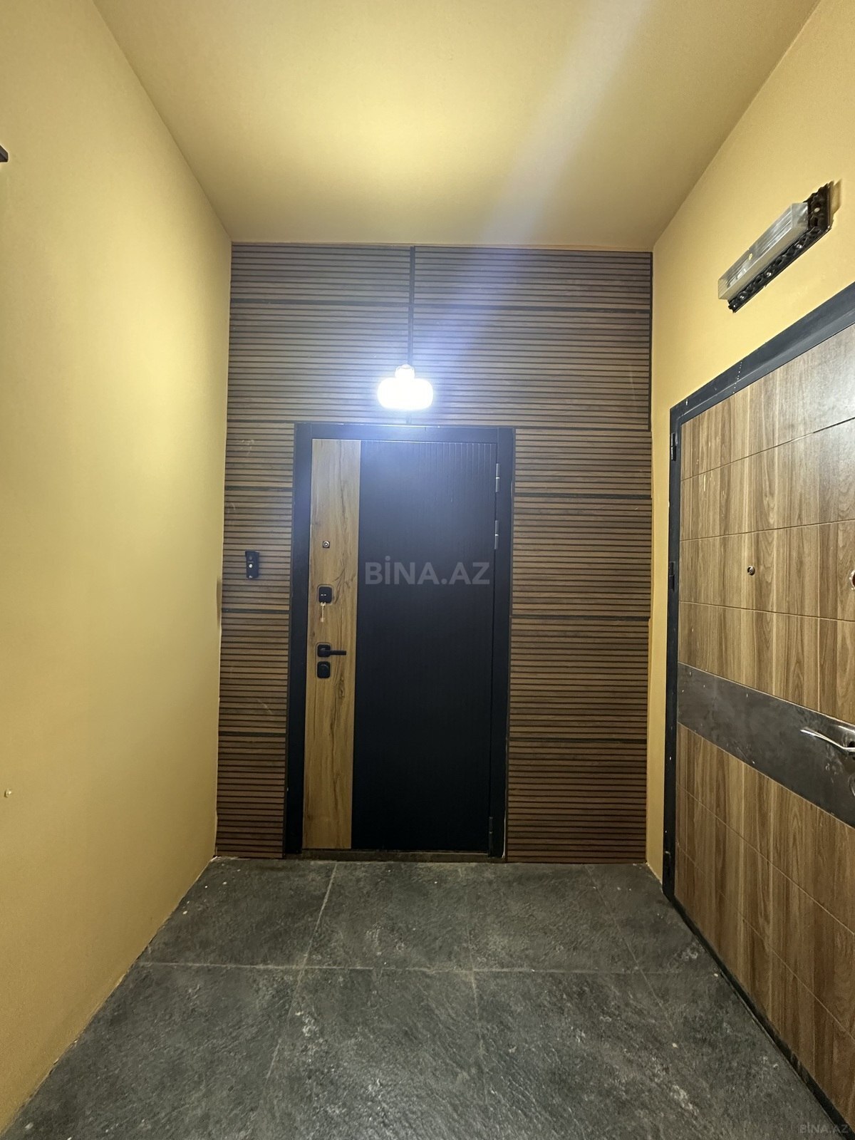 4 otaqlı Yeni tikili, Xırdalan