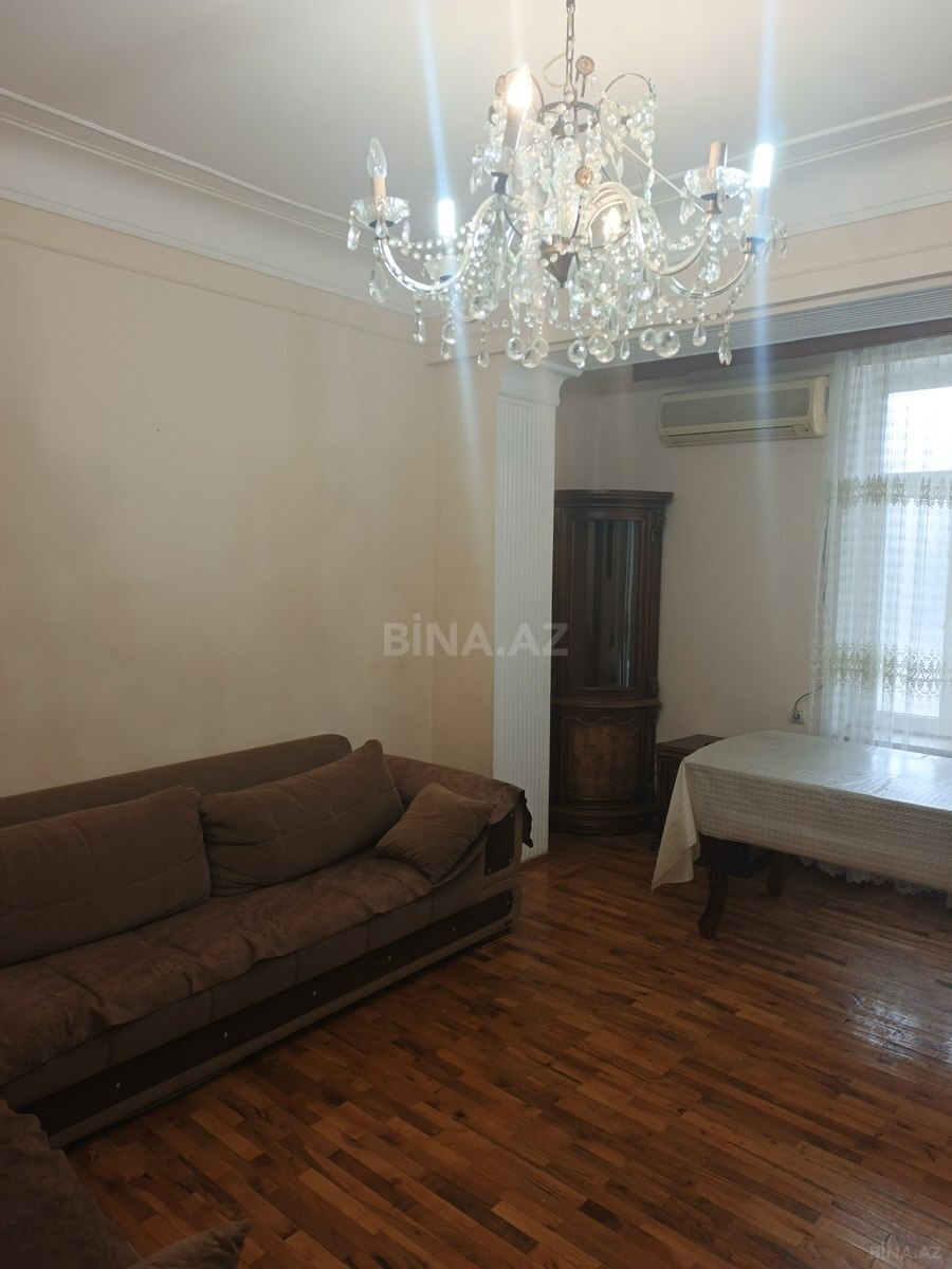 3 otaqlı Köhnə tikili, Azadlıq Prospekti m., Bakı