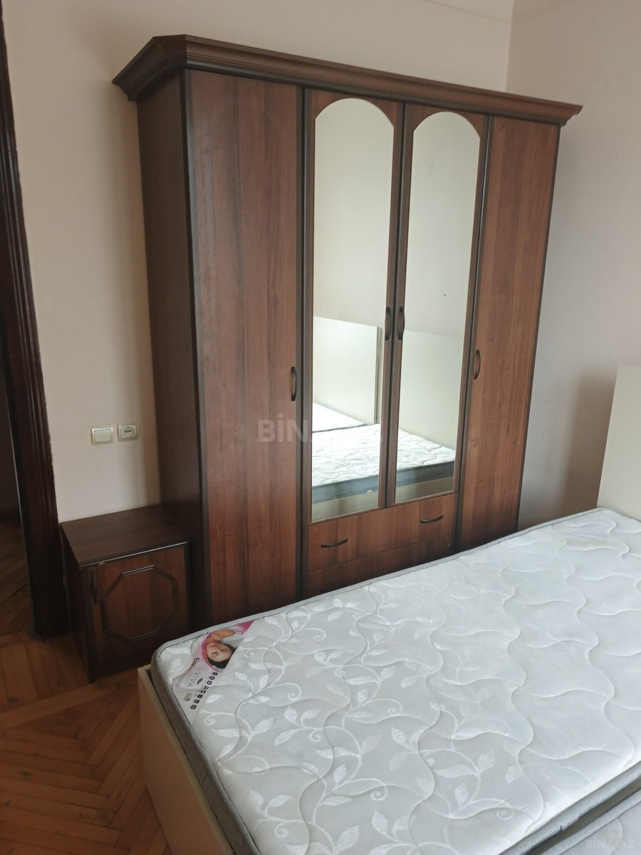 3 otaqlı Köhnə tikili, Azadlıq Prospekti m., Bakı