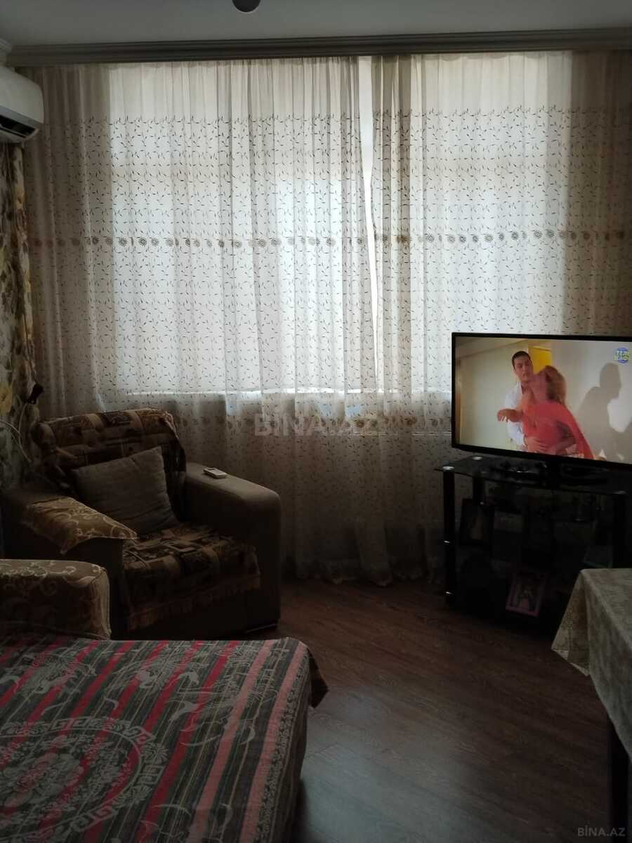 3 otaqlı Köhnə tikili, Həzi Aslanov m., Bakı