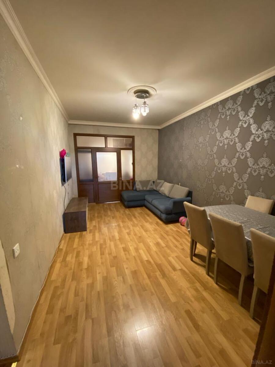 3 otaqlı Köhnə tikili, Memar Əcəmi m., Bakı