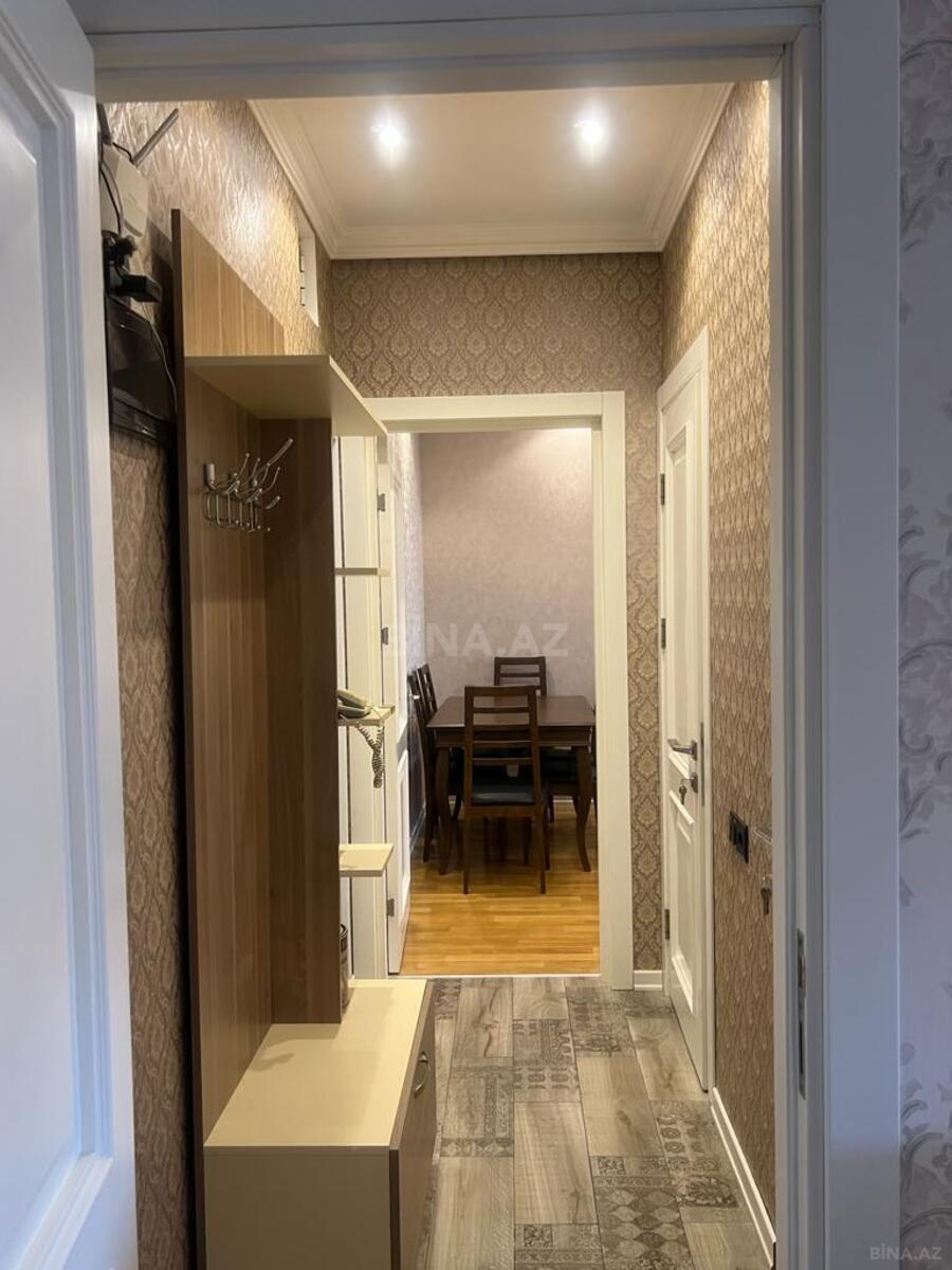 3 otaqlı Köhnə tikili, Memar Əcəmi m., Bakı