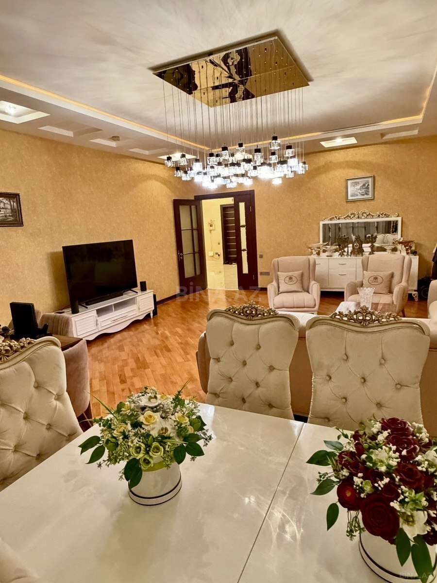 4 otaqlı Yeni tikili, Nizami m., Bakı