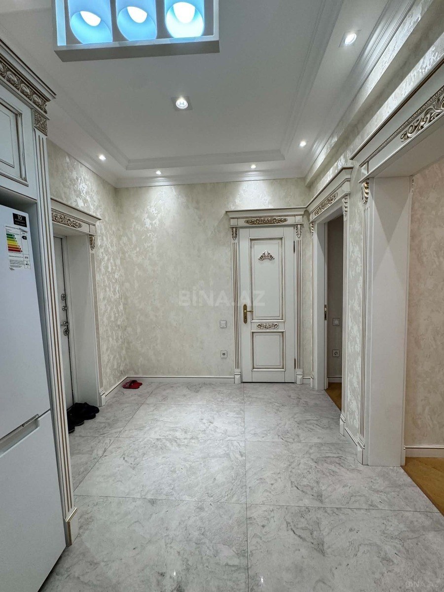 2 otaqlı Yeni tikili, 8-ci mikrorayon q., Bakı