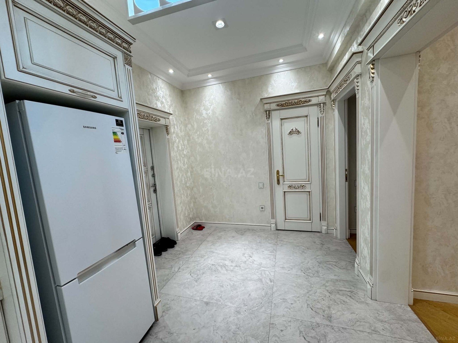 2 otaqlı Yeni tikili, 8-ci mikrorayon q., Bakı