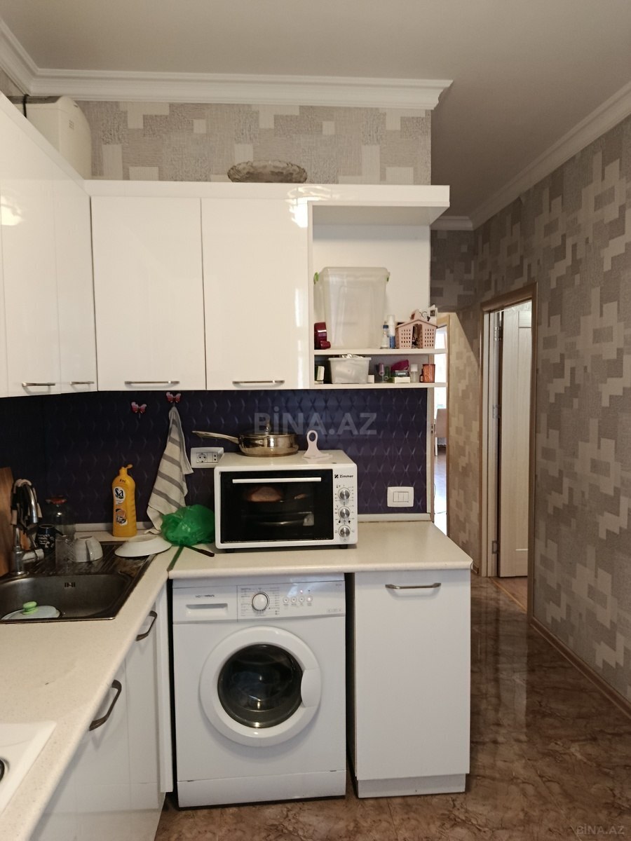 3 otaqlı Köhnə tikili, Bakıxanov q., Bakı