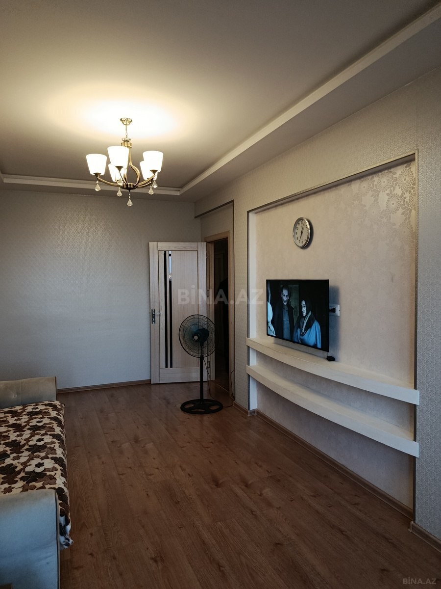 3 otaqlı Köhnə tikili, Bakıxanov q., Bakı