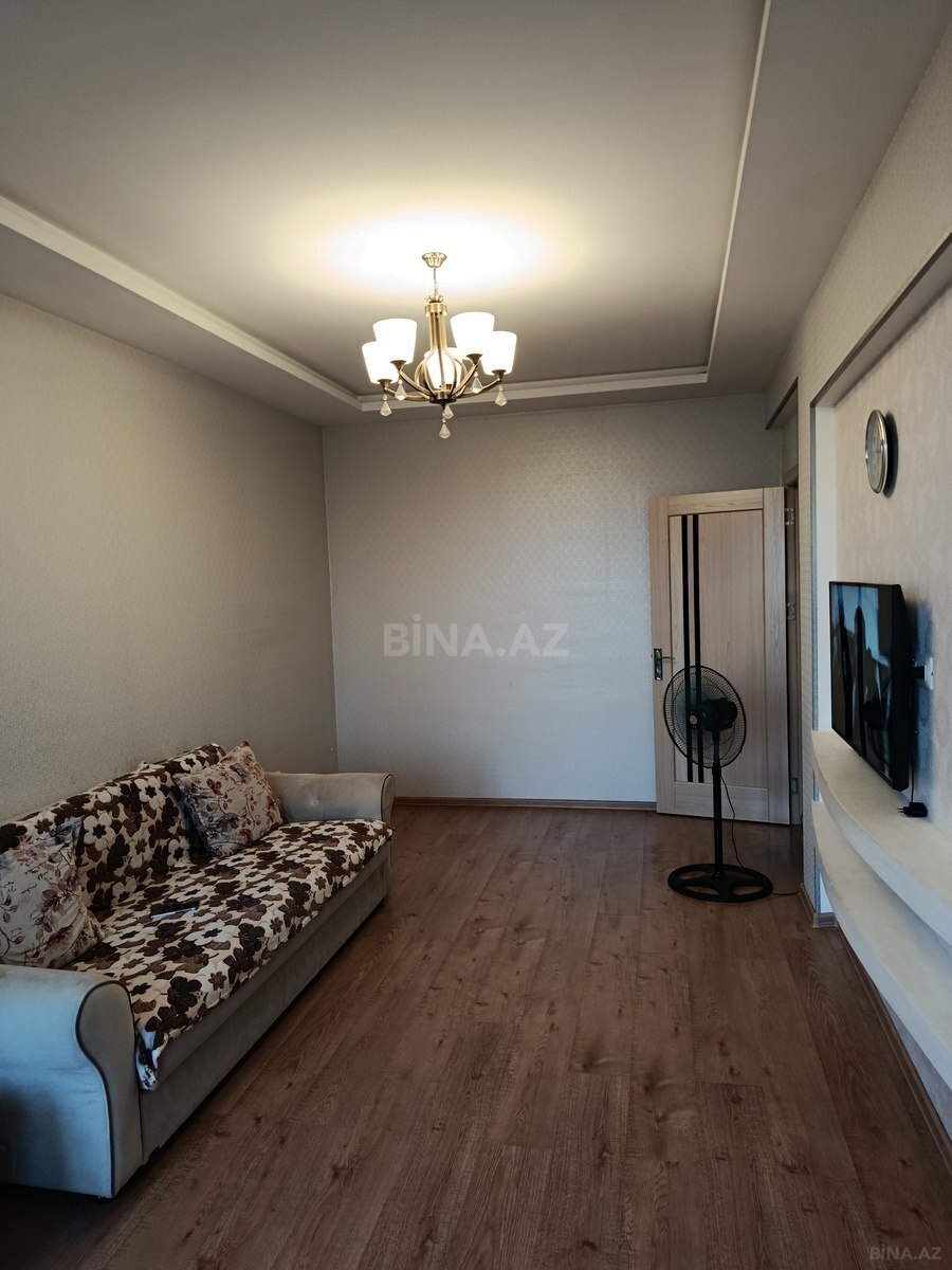 3 otaqlı Köhnə tikili, Bakıxanov q., Bakı