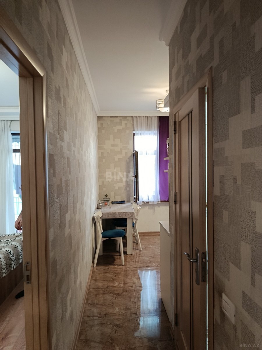 3 otaqlı Köhnə tikili, Bakıxanov q., Bakı