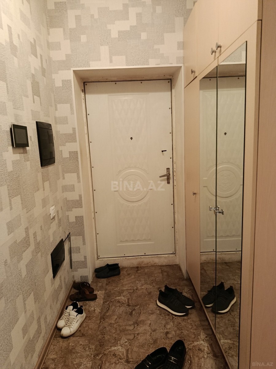 3 otaqlı Köhnə tikili, Bakıxanov q., Bakı