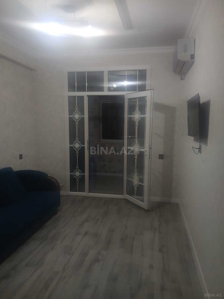 3 otaqlı Yeni tikili, Xırdalan