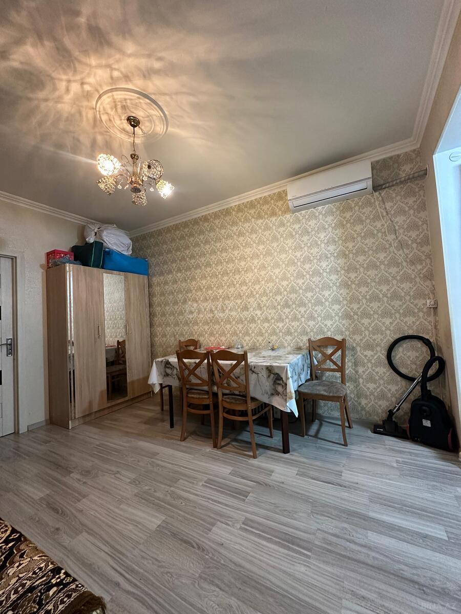 3 otaqlı Köhnə tikili, 20 Yanvar m., Bakı