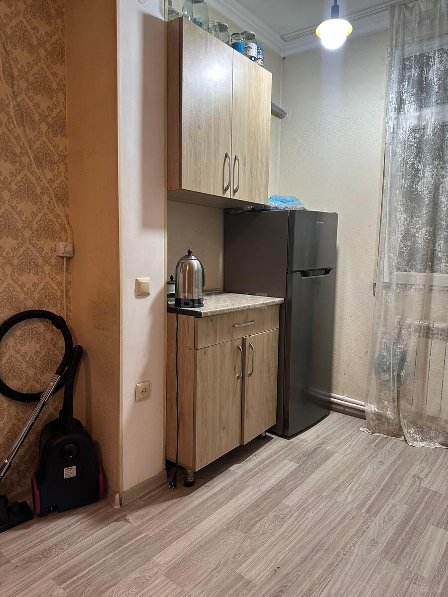3 otaqlı Köhnə tikili, 20 Yanvar m., Bakı