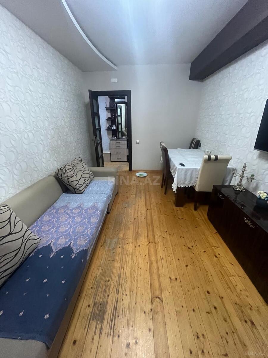 3 otaqlı Yeni tikili, Xırdalan