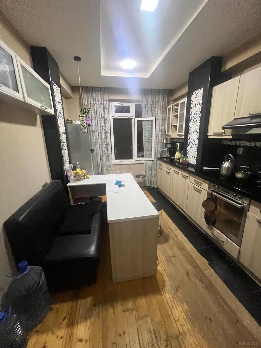 3 otaqlı Yeni tikili, Xırdalan