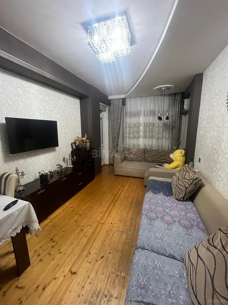 3 otaqlı Yeni tikili, Xırdalan