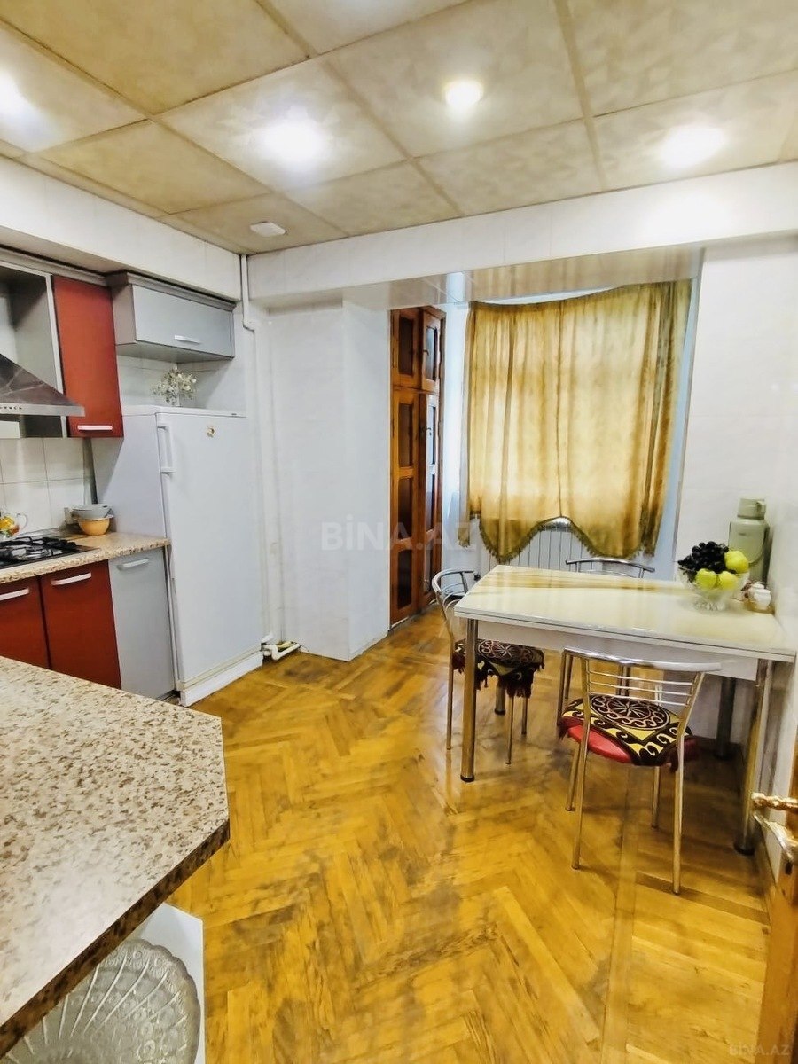 3 otaqlı Köhnə tikili, İnşaatçılar m., Bakı