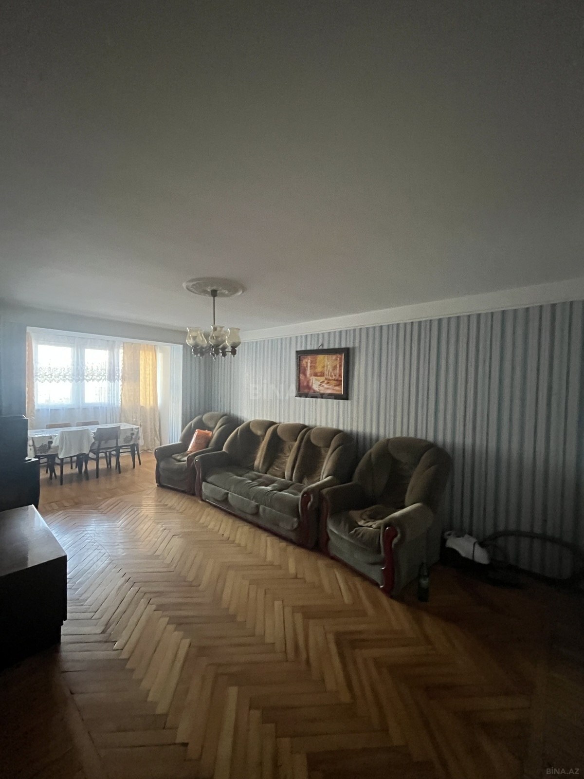 3 otaqlı Köhnə tikili, Elmlər Akademiyası m., Bakı