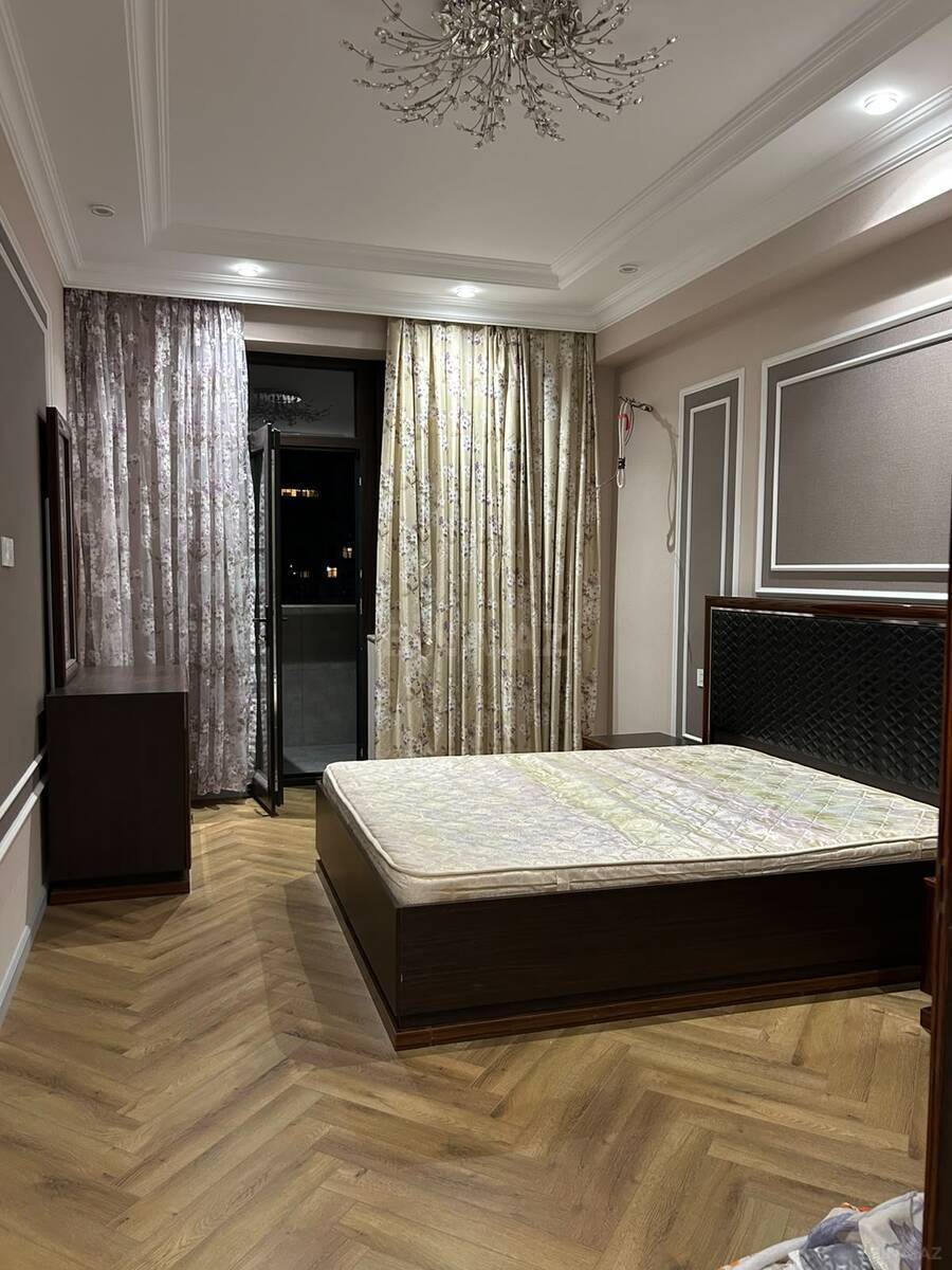 3 otaqlı Yeni tikili, 28 May m., Bakı