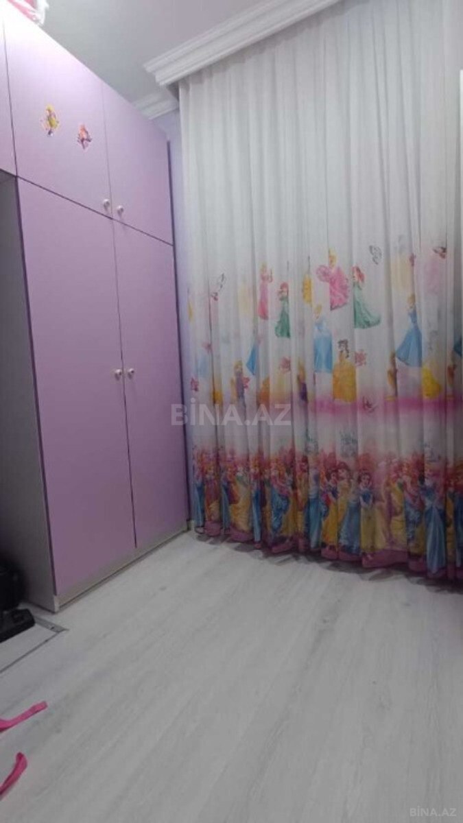 3 otaqlı Köhnə tikili, Elmlər Akademiyası m., Bakı