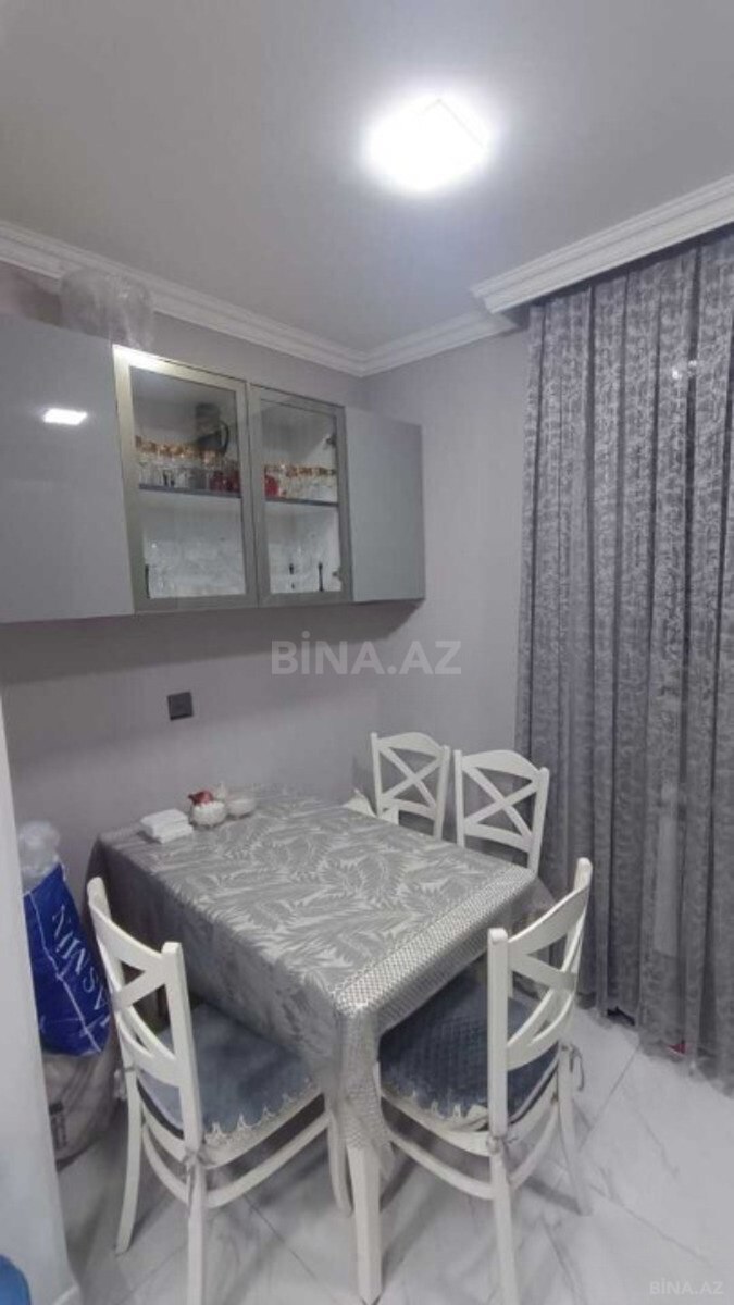 3 otaqlı Köhnə tikili, Elmlər Akademiyası m., Bakı
