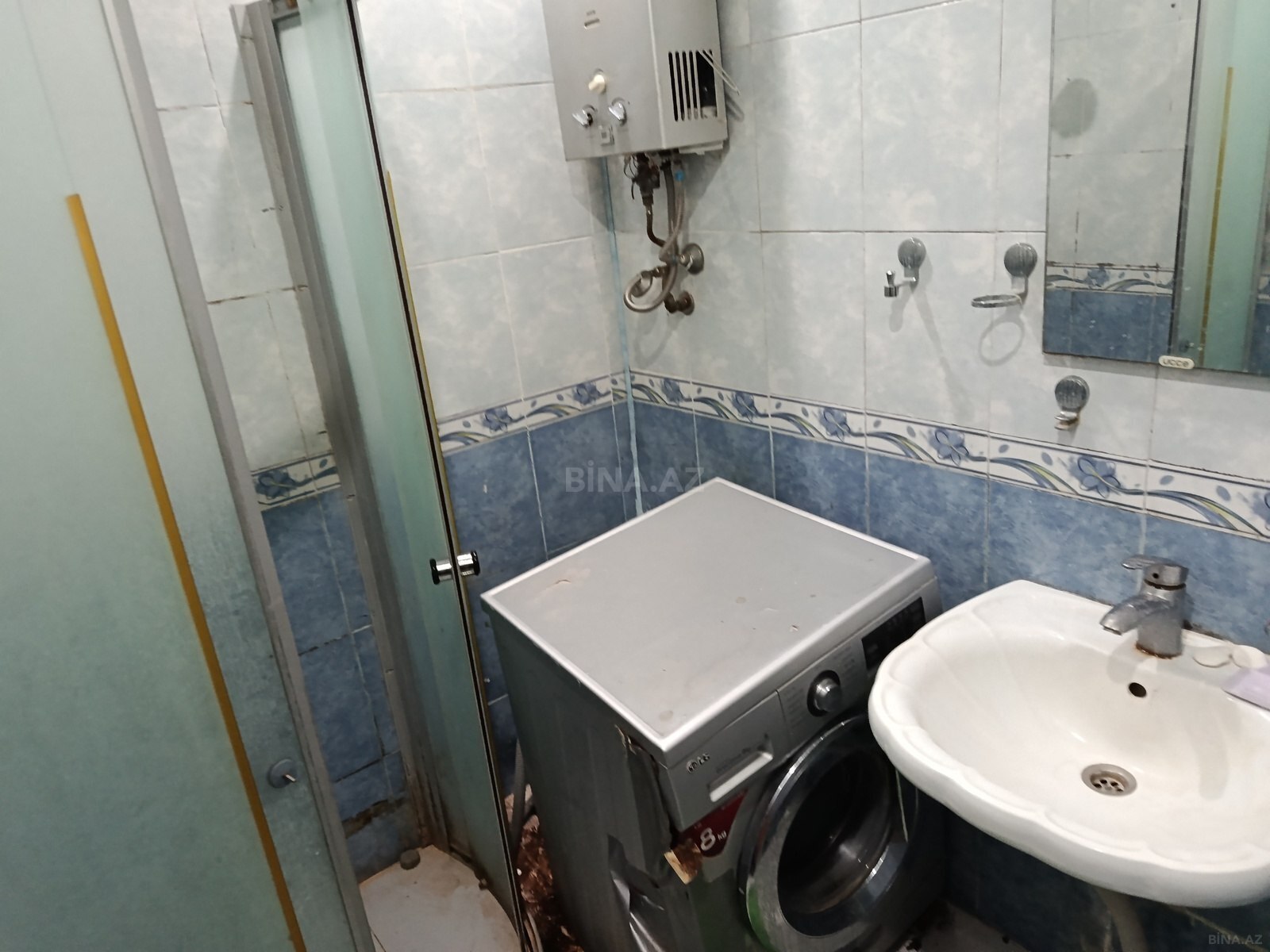 2 otaqlı Köhnə tikili, Memar Əcəmi m., Bakı