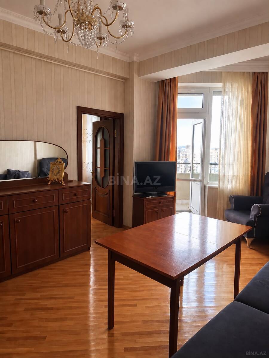 4 otaqlı Yeni tikili, Elmlər Akademiyası m., Bakı