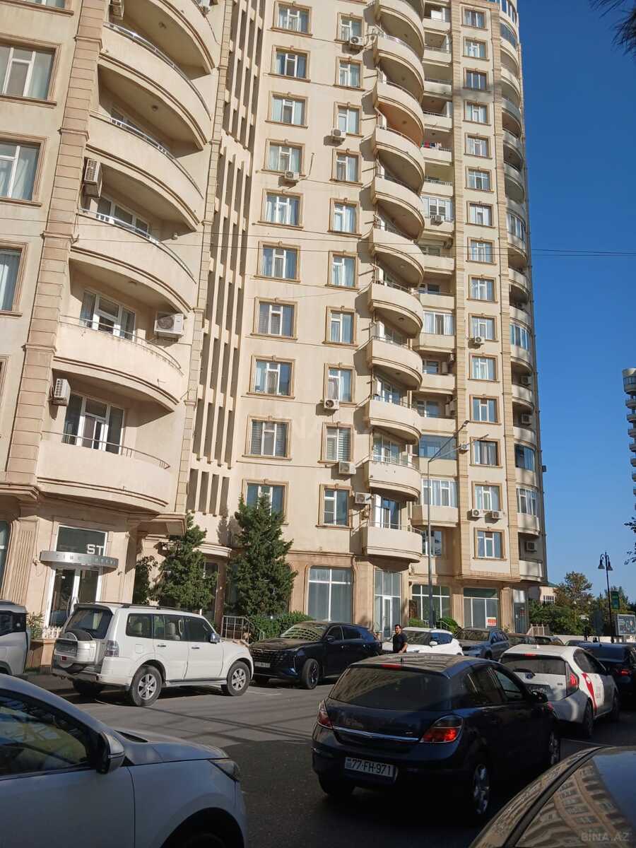 4 otaqlı Yeni tikili, Elmlər Akademiyası m., Bakı