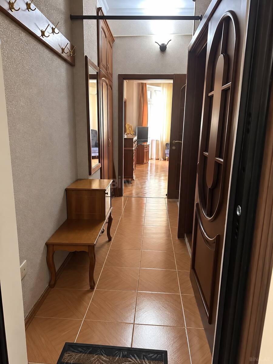 4 otaqlı Yeni tikili, Elmlər Akademiyası m., Bakı