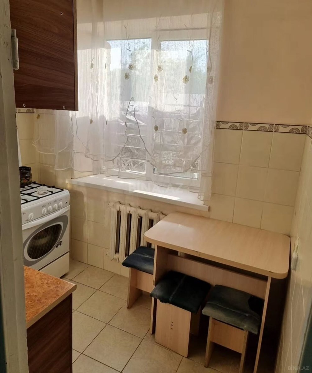 1 otaqlı Köhnə tikili, İnşaatçılar m., Bakı