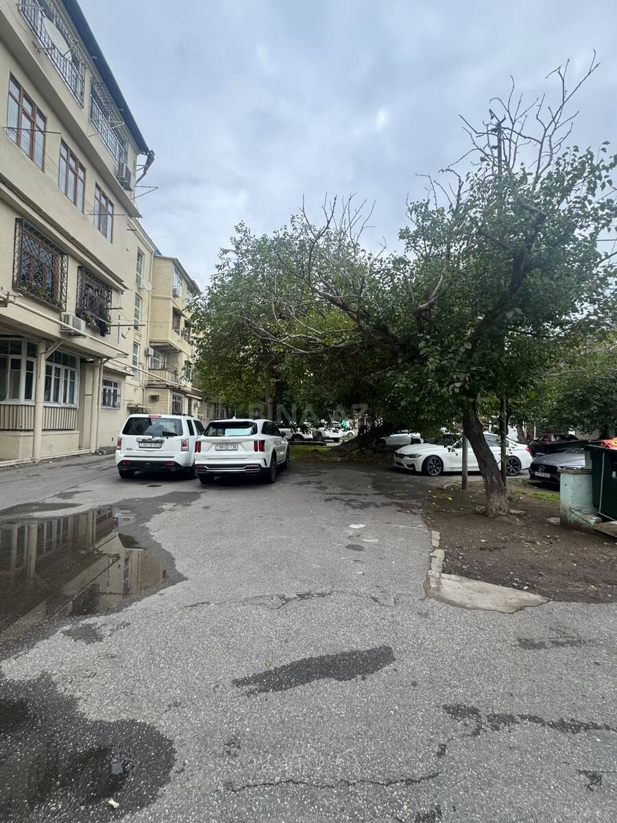 3 otaqlı Köhnə tikili, Şah İsmayıl Xətai m., Bakı