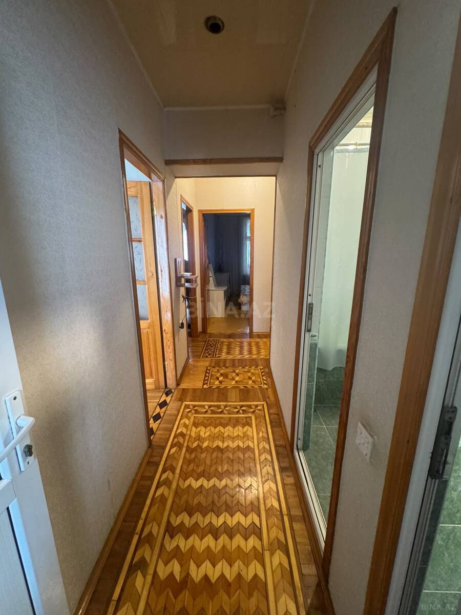 3 otaqlı Köhnə tikili, Şah İsmayıl Xətai m., Bakı