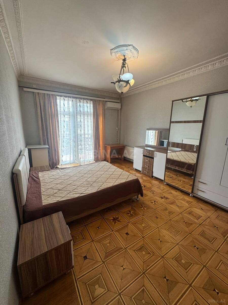 3 otaqlı Köhnə tikili, Şah İsmayıl Xətai m., Bakı