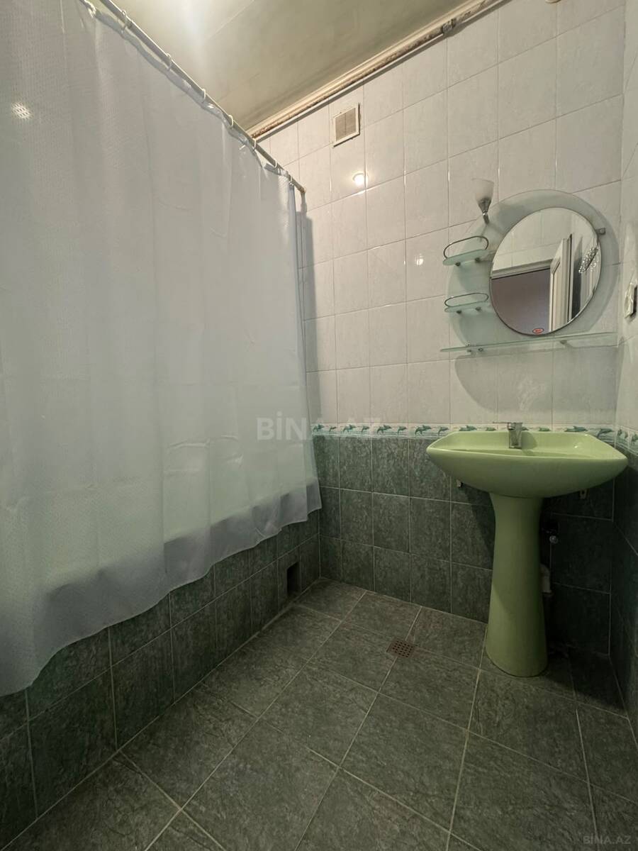 3 otaqlı Köhnə tikili, Şah İsmayıl Xətai m., Bakı