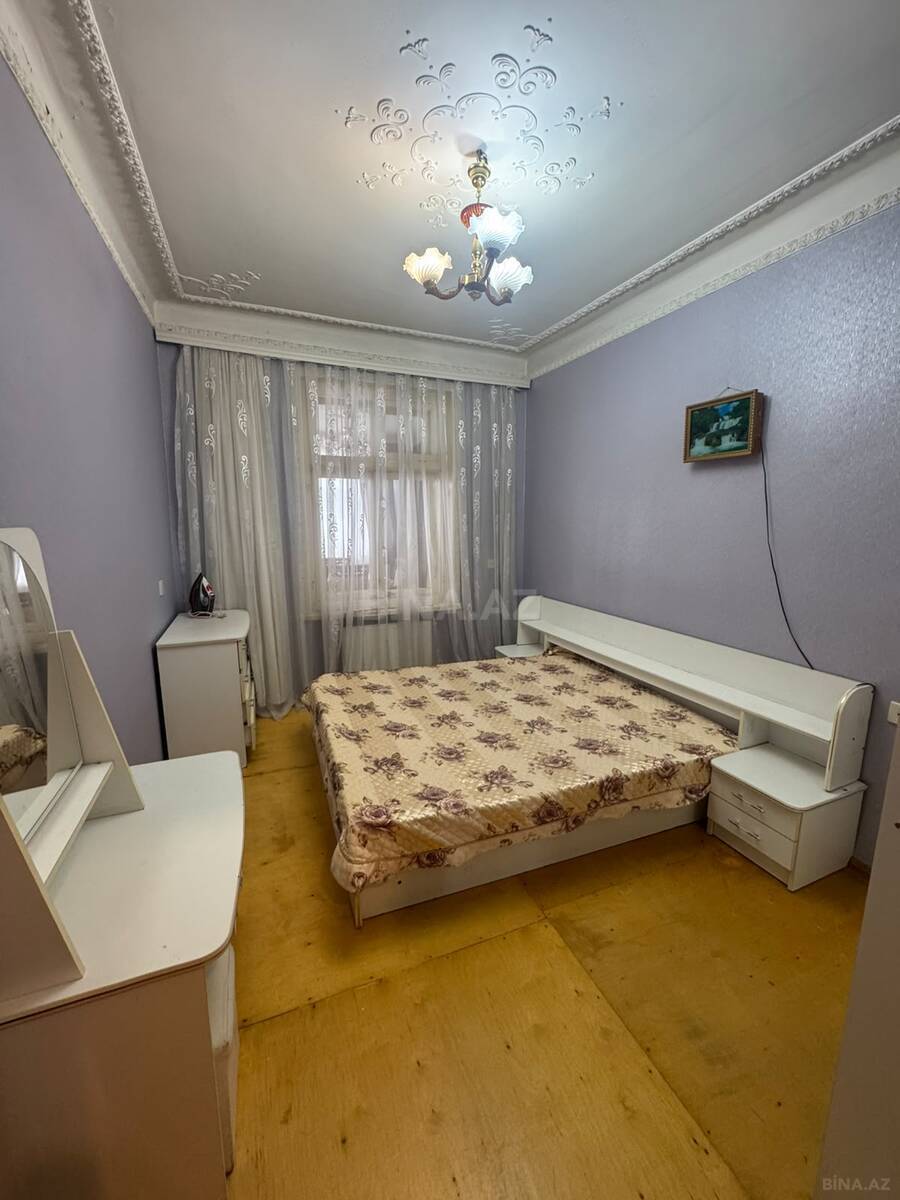 3 otaqlı Köhnə tikili, Şah İsmayıl Xətai m., Bakı