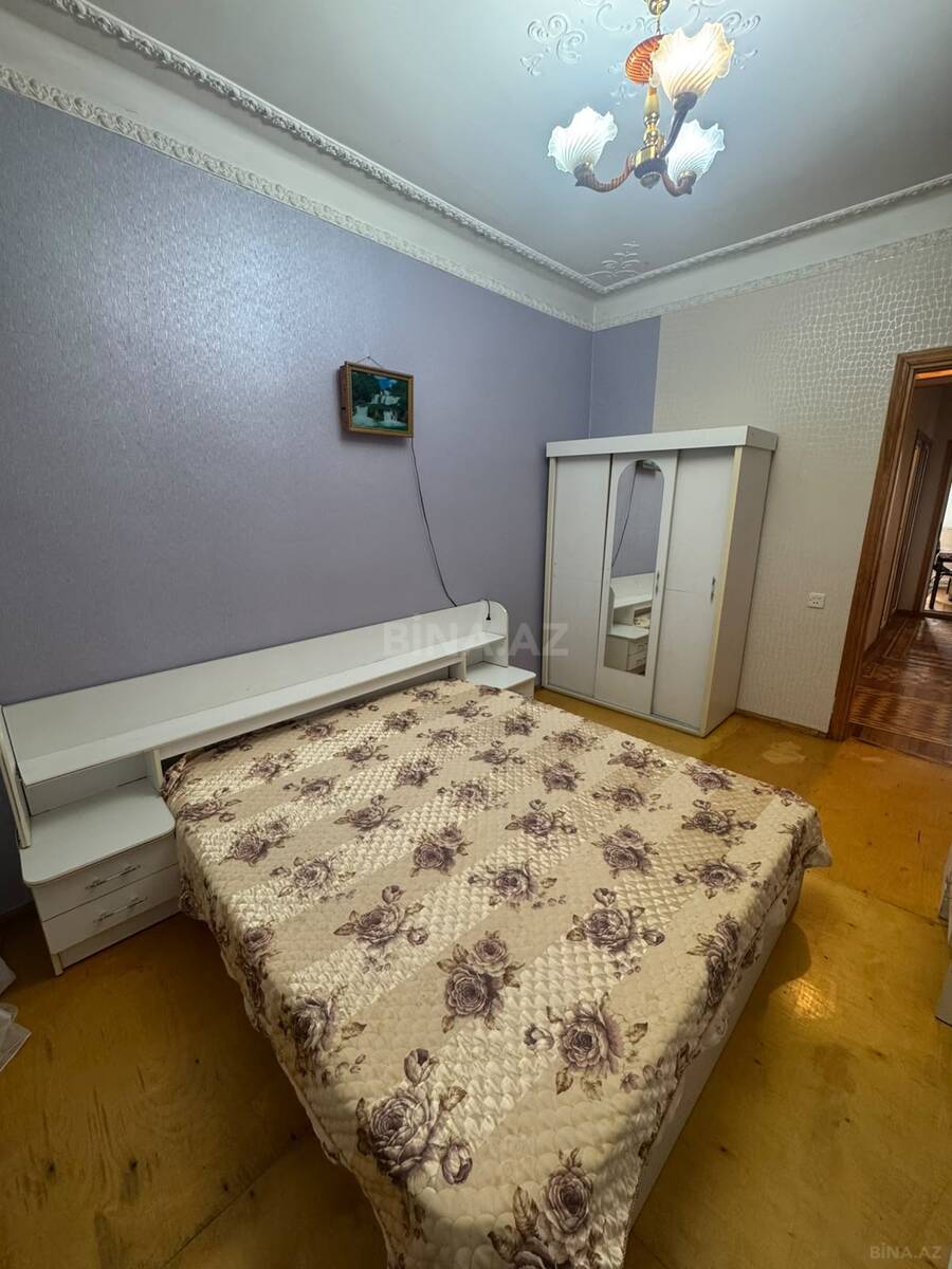 3 otaqlı Köhnə tikili, Şah İsmayıl Xətai m., Bakı