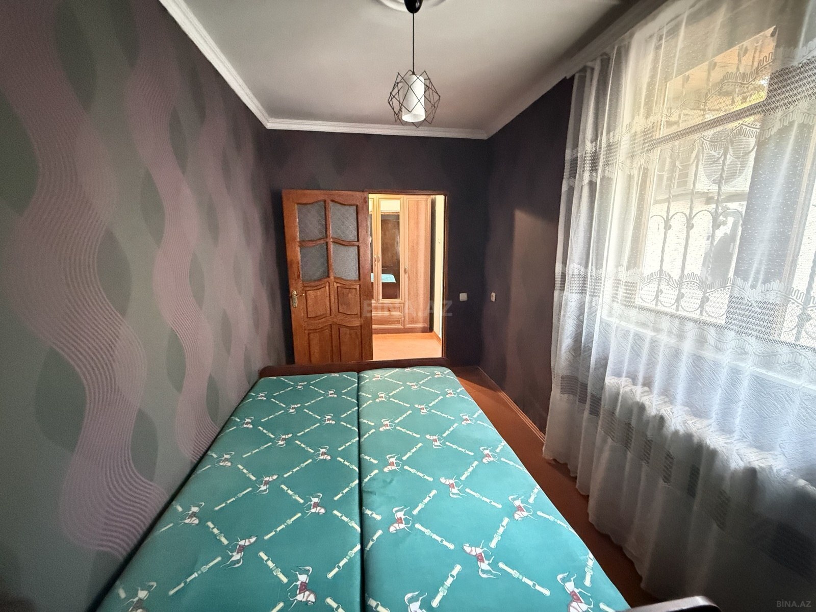 3 otaqlı Köhnə tikili, Xalqlar Dostluğu m., Bakı