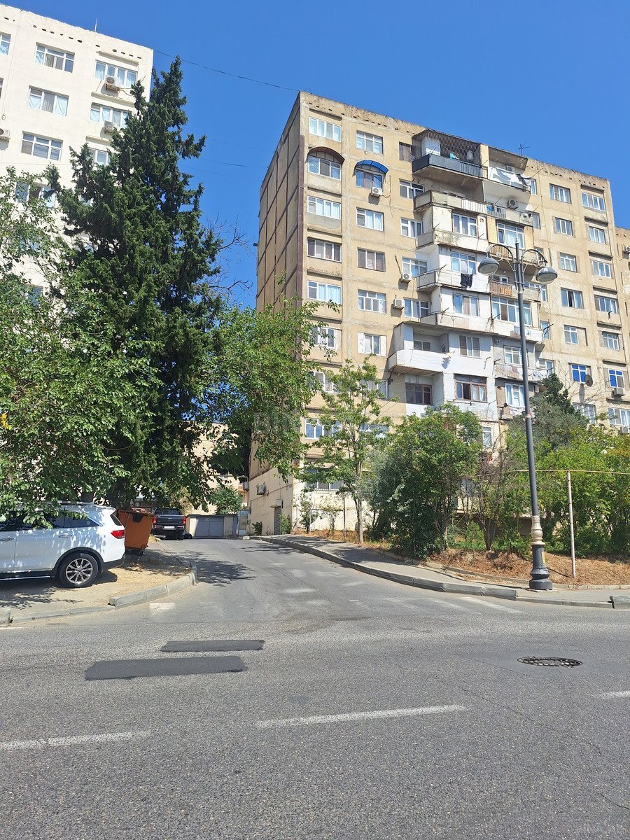 3 otaqlı Köhnə tikili, Əhmədli q., Bakı