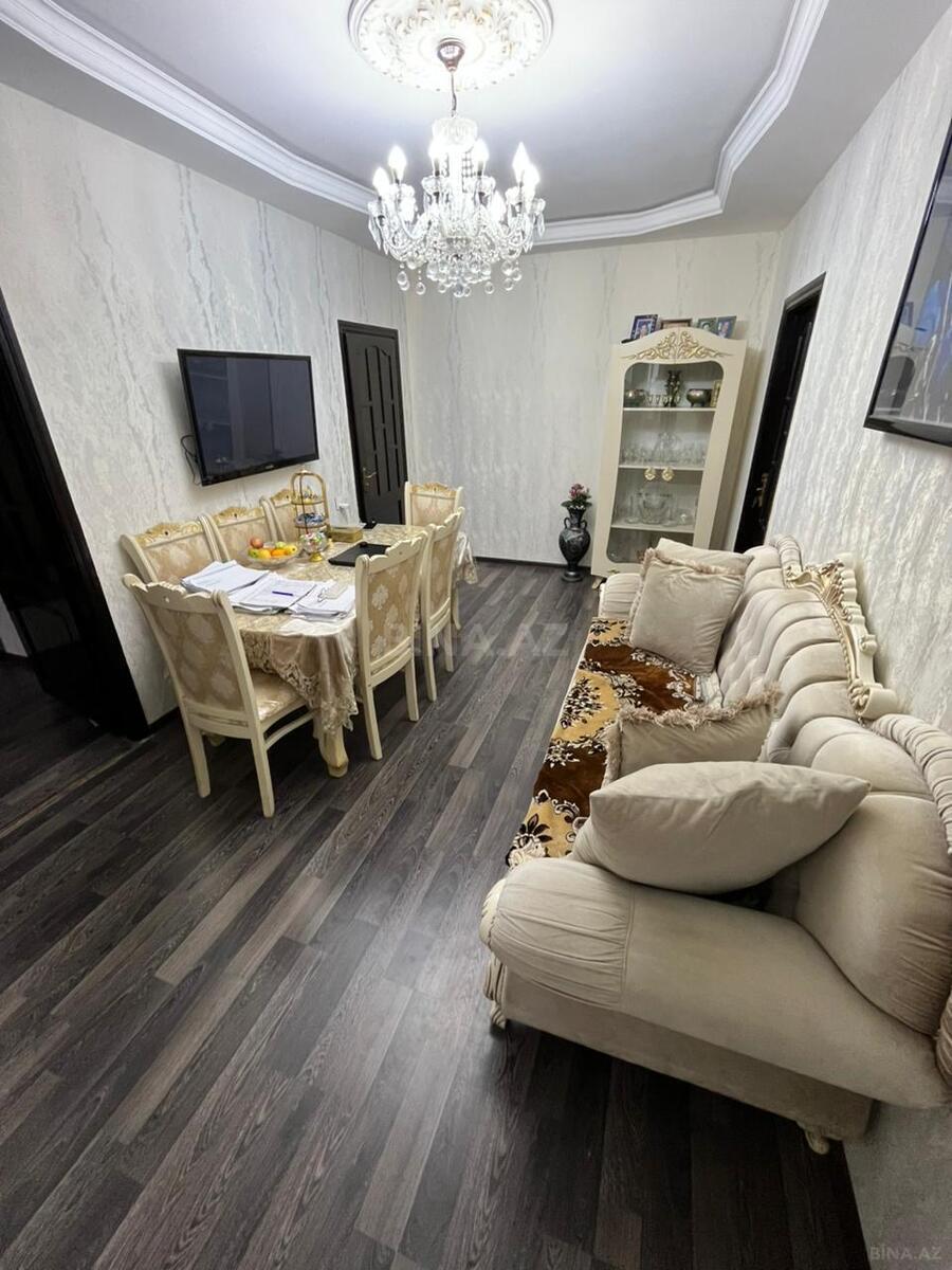 3 otaqlı Köhnə tikili, Bülbülə q., Bakı