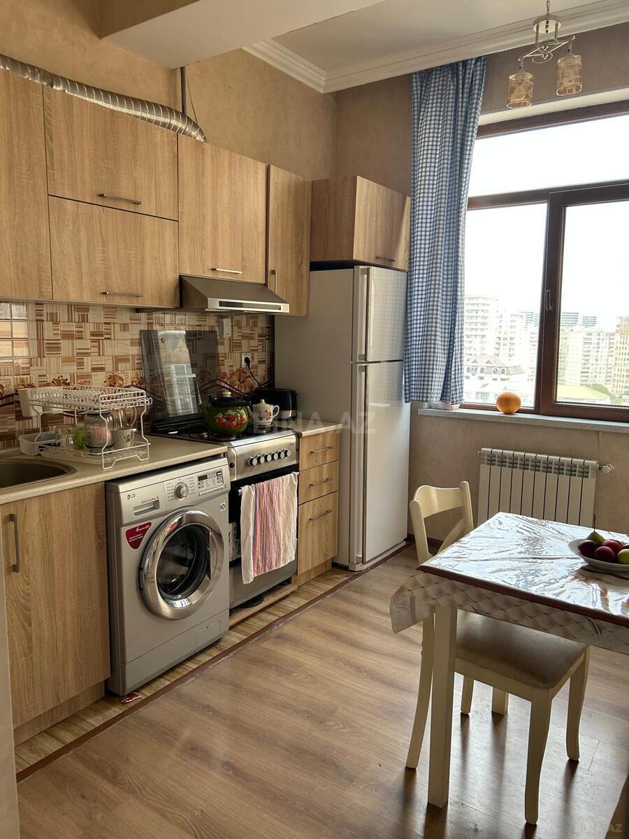 3 otaqlı Yeni tikili, İnşaatçılar m., Bakı