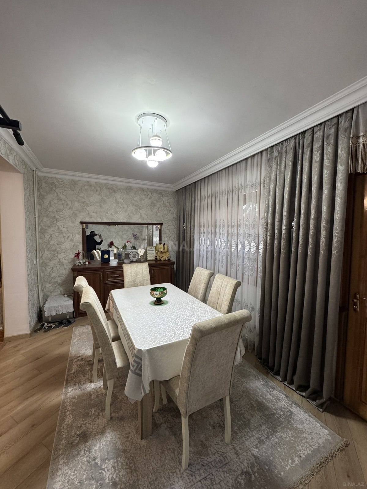 4 otaqlı Köhnə tikili, 8-ci mikrorayon q., Bakı