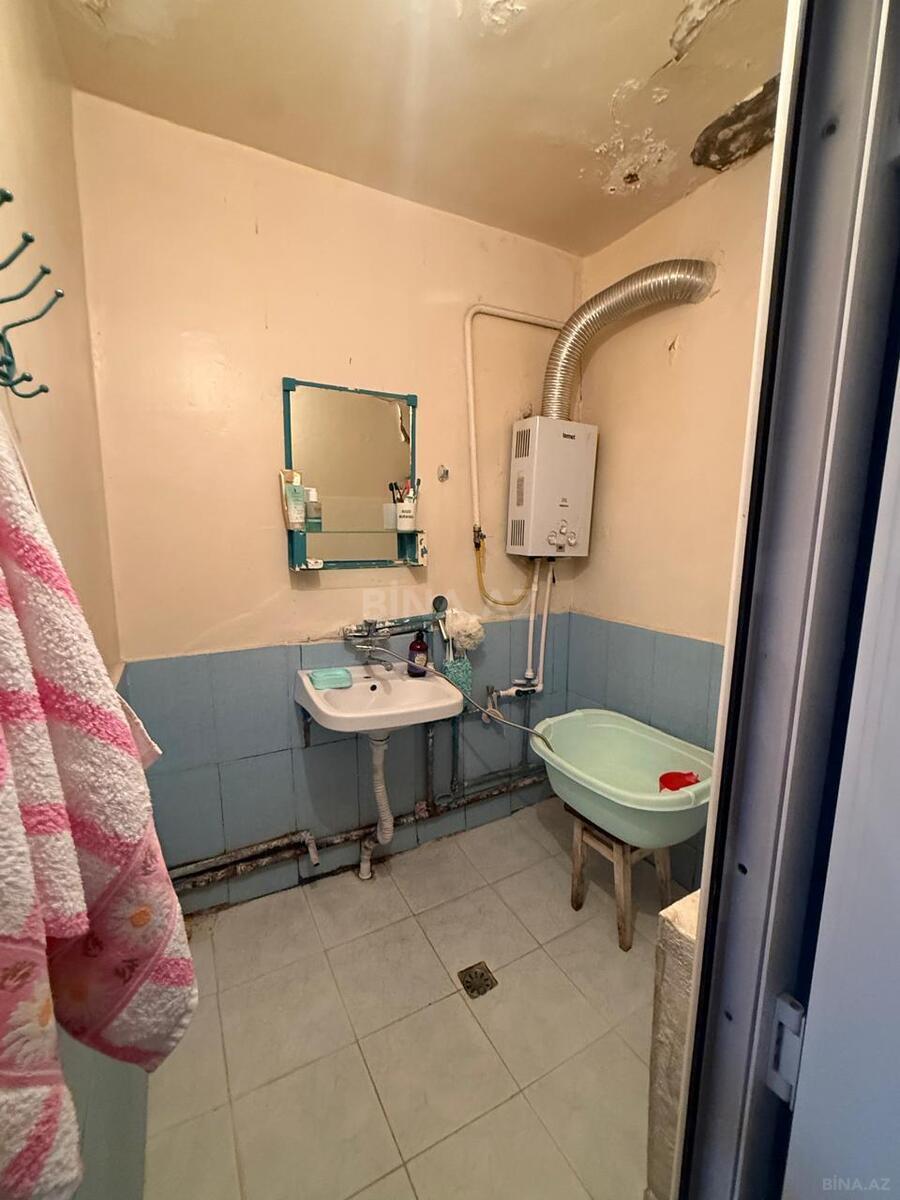 4 otaqlı Köhnə tikili, Bakıxanov q., Bakı