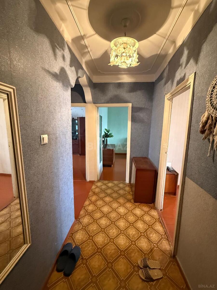4 otaqlı Köhnə tikili, Bakıxanov q., Bakı