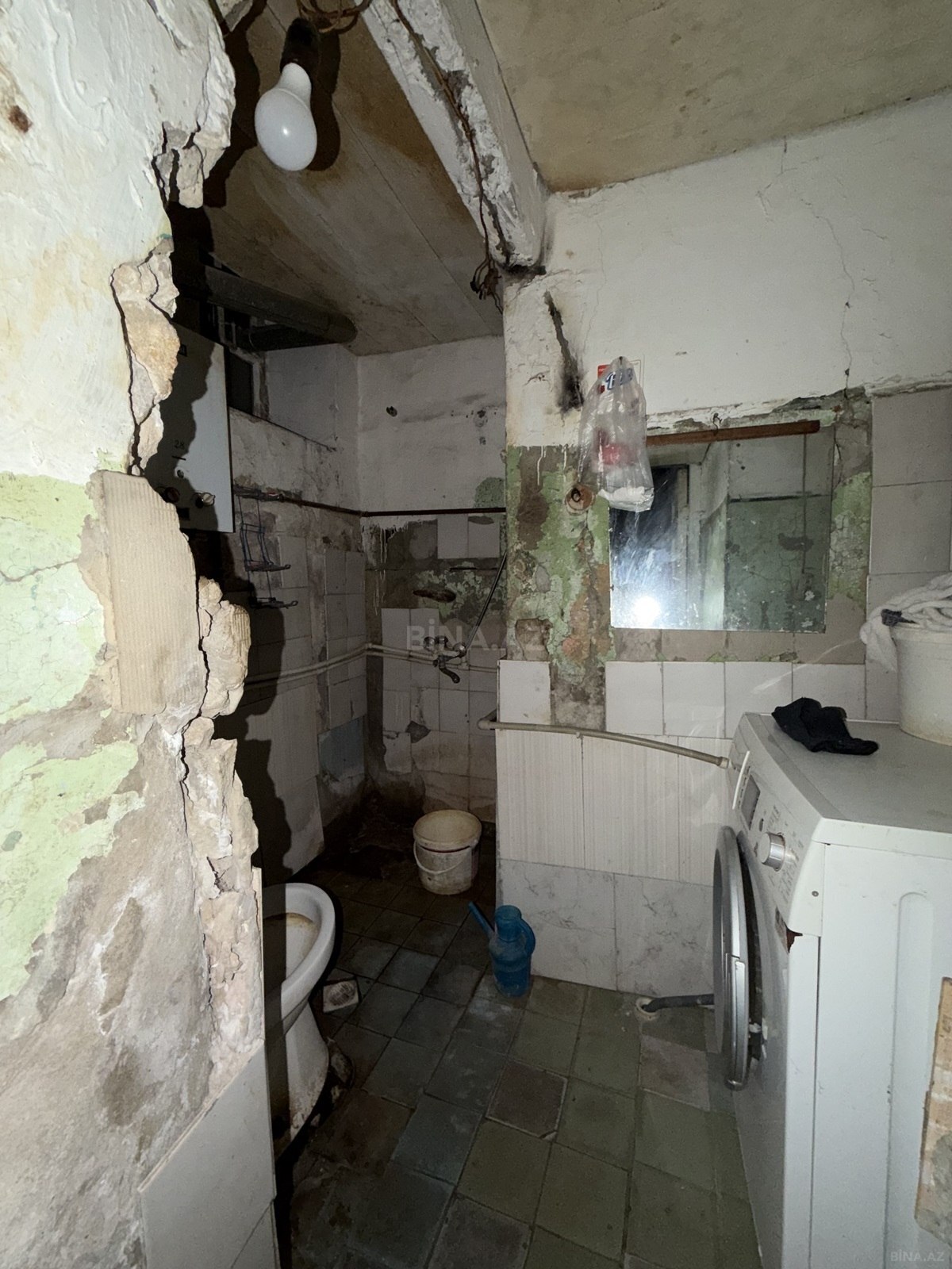 3 otaqlı Köhnə tikili, Ağ şəhər q., Bakı