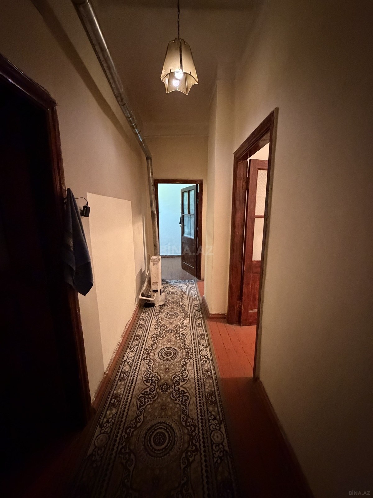 3 otaqlı Köhnə tikili, Ağ şəhər q., Bakı