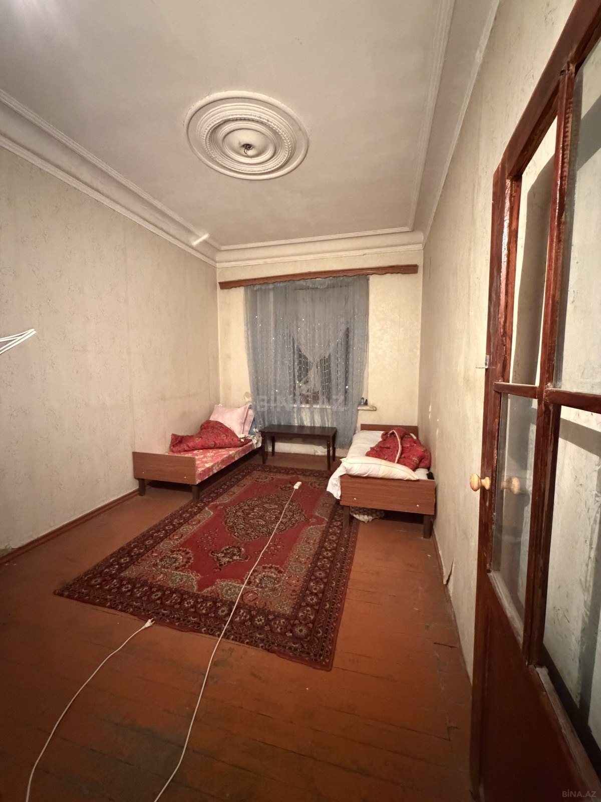 3 otaqlı Köhnə tikili, Ağ şəhər q., Bakı