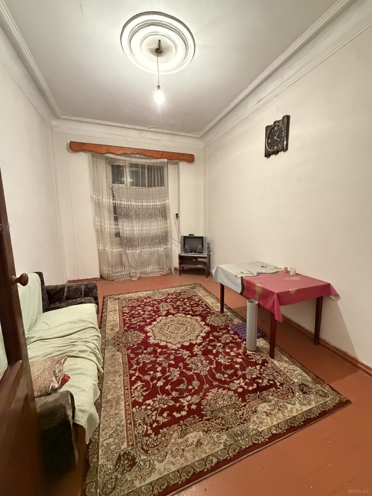 3 otaqlı Köhnə tikili, Ağ şəhər q., Bakı